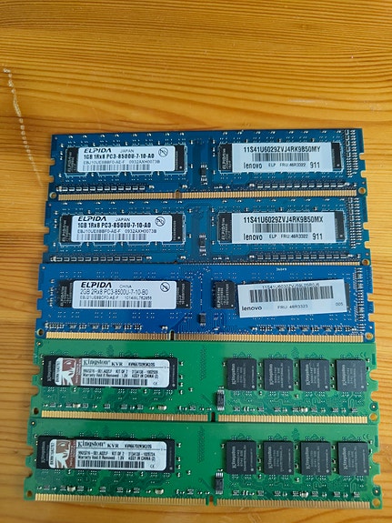 Vanha RAM - DDR3 ja DDR2