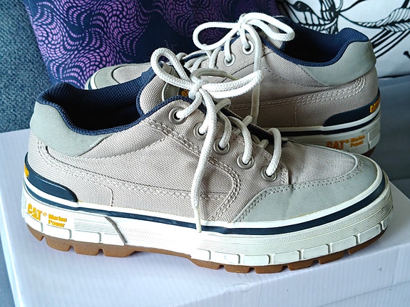 Caterpillar tennarit koko 38 beige