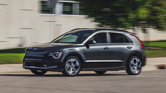 Ostetaan vm 2023 Kia Niro Phev autoon vararengas
