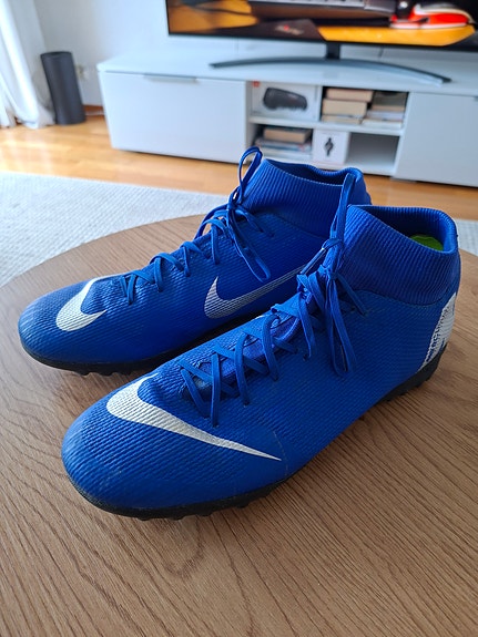 Nike Mercurial jalkapallokengät
