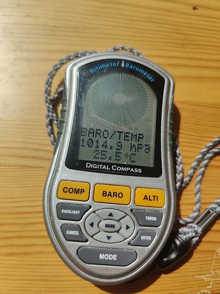 Digitaalinen kompassi Konus