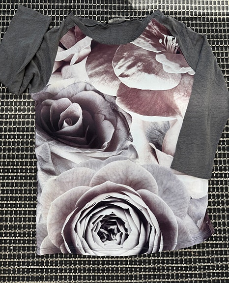 Zara kukkakuosi polyesteri / pellava S