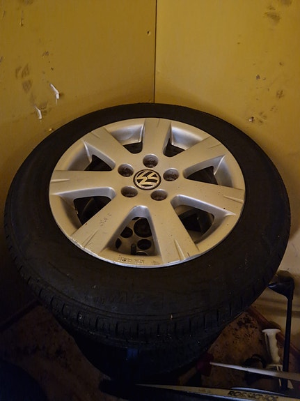 VW Polo aluvanteet uusin kesärenkain