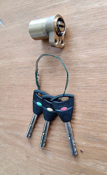 Product image 2 of 2