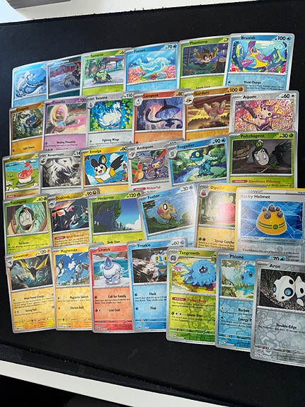 31kpl Uudehkoja Holo Pokemon kortteja