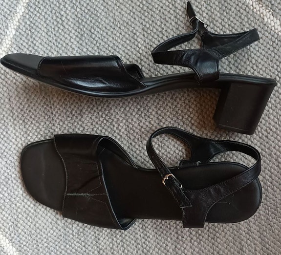 Naisten sandaalit, koko 40
