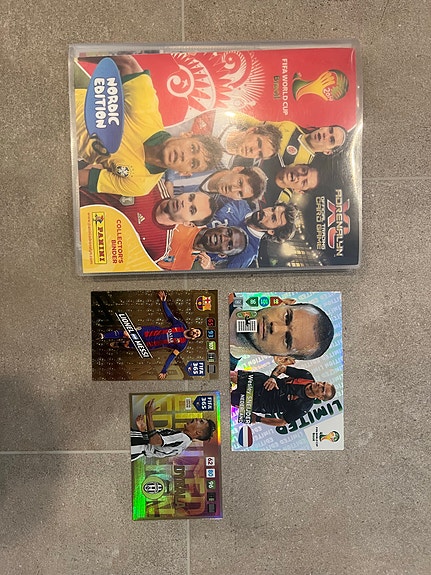 Panini Adrenalyn XL jalkapallokortit ja kansio