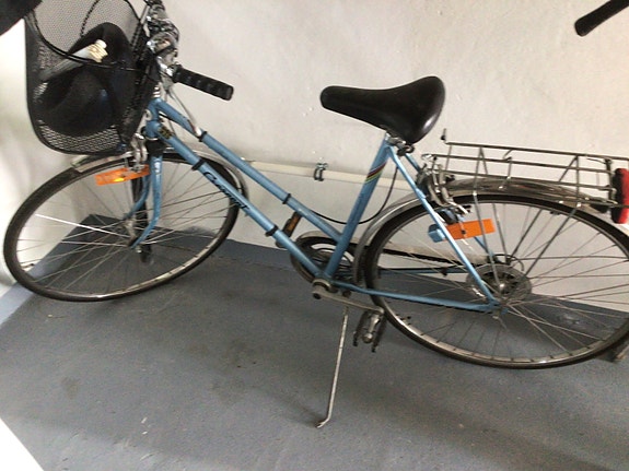 Naisten kaupunki pyörä myytävänä