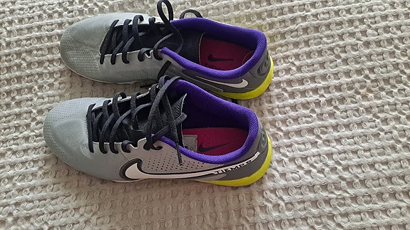 Nike Tiempo turf jalkapallokengät koko 41 harmaa