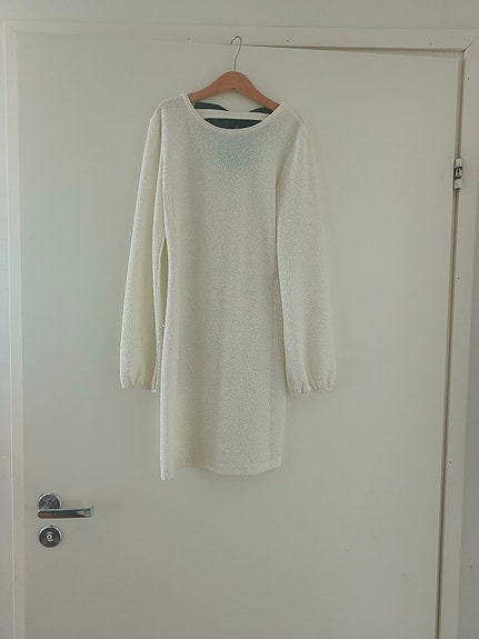 Juhlamekko 146/152
