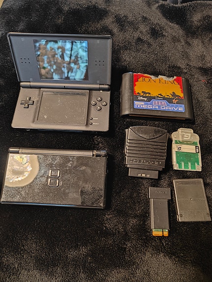 Nintendo DS konsoli 1 kpl uusi + erikseen Pelit