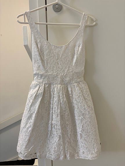 Lyhyt häämekko (koko XS)