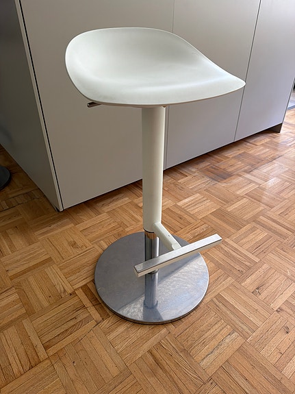 Ikea baarijakkara