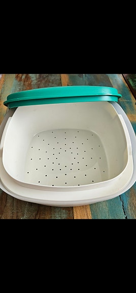 Tupperware siiviläkulho kannella