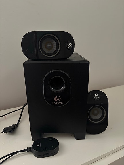 Logitech 2.1 kaiutinsetti subwooferilla