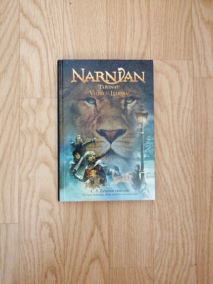 Kirja Narnian Tarinat: Velho ja leijona