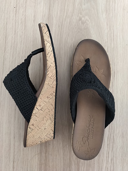 Skechers sandaalit koko 41 musta kiilakorko