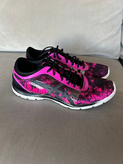 Asics treenikengät koko 38