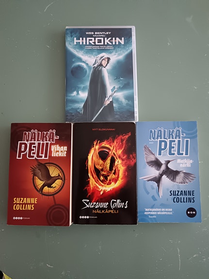 Suzanne Collins Nälkäpeli -kirjasarja + Hirokin DVD
