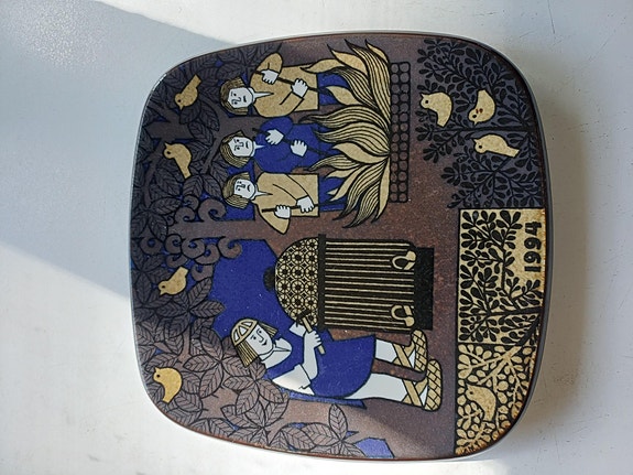 Arabia, Raija Uosikkinen, vuosilautanen, 1994
