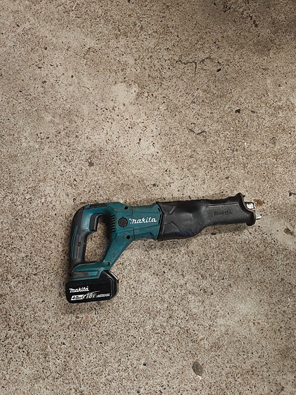 Makita DJR186 akkupuukkosaha