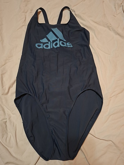 Adidas uimapuku 46/48