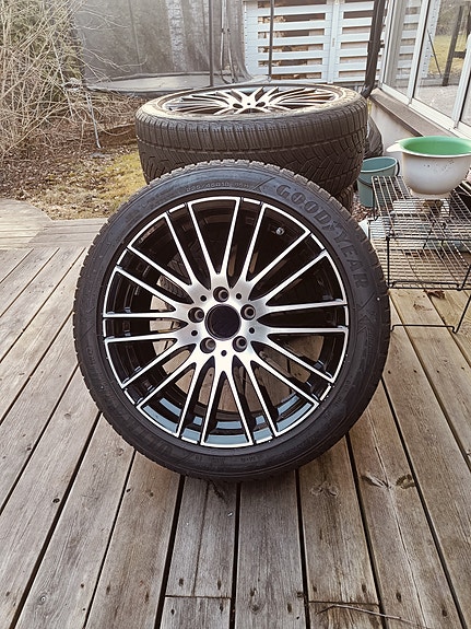 18" Mercedes-benz vanteet ja kitkarenkaat