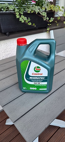 Moottoriöly  Castrol 5W-20
