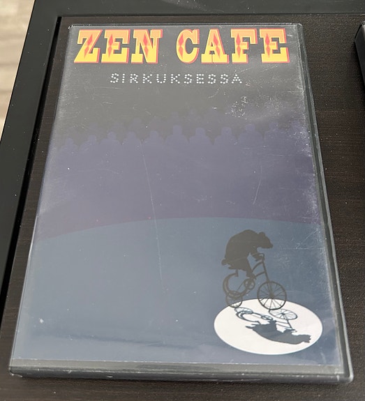 Zen Cafe Sirkuksessa DVD