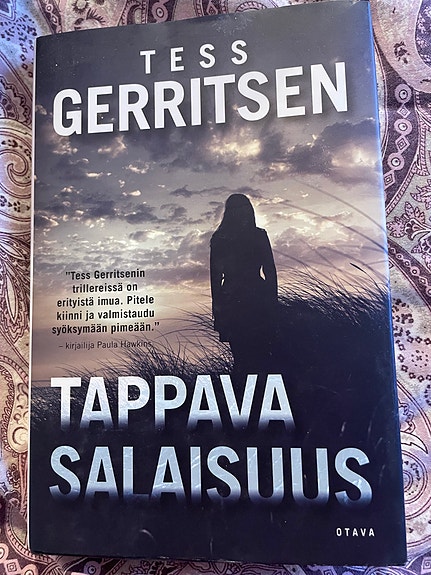 Tess Gerritsen Tappava salaisuus-kirja