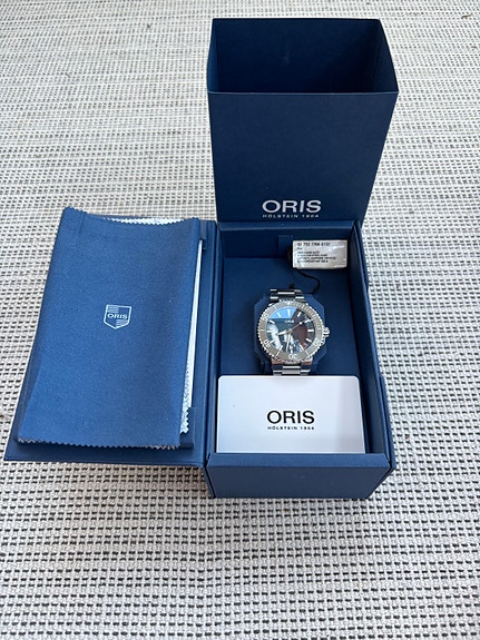 Oris Aquis Date Upcycle automaatti rannekello