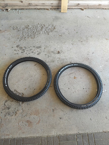 Schwalbe Ice Spiker Pro 27.5x2.60