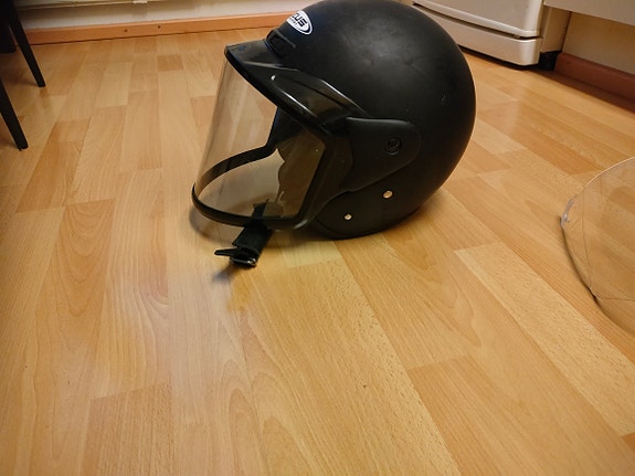 Zeus helmet avo kypärä
