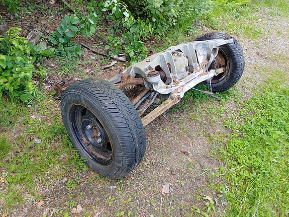 Volvo 960 taka-akselisto