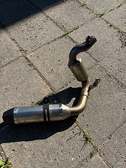 Ktm duke 125 leo vince slip on