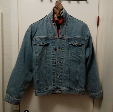 FARKKUTAKKI "Fever Jeans" koko L/XL  ka-ka n. 54 cm  Sopii miehelle ja naiselle