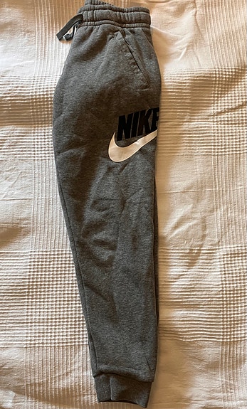 Nike collegehousut
