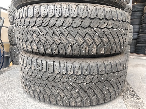 235/55/19 gislaved nastarenkaat 2kpl, pinta 7-7,5mm. Dot 3518
