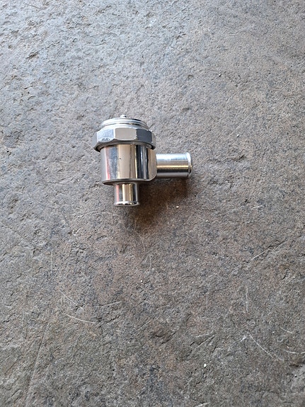 Bypass valve ja dumppi
