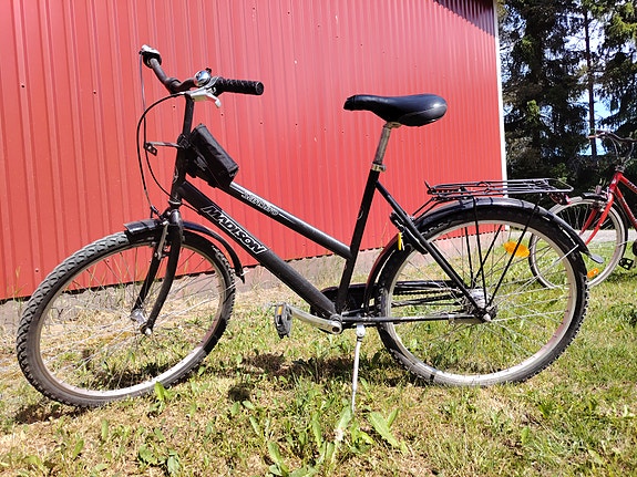 Naisten polkupyörä 26"