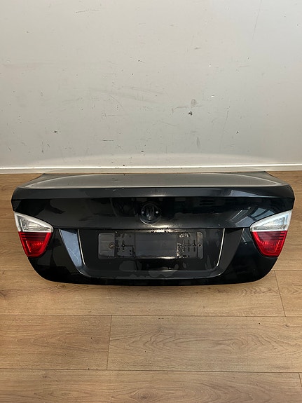 BMW E90 takaluukku
