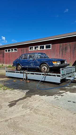 Saab 900