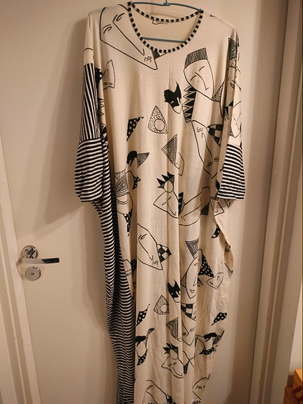 L-XXXL Naisten Vaatteita 40kpl nyt