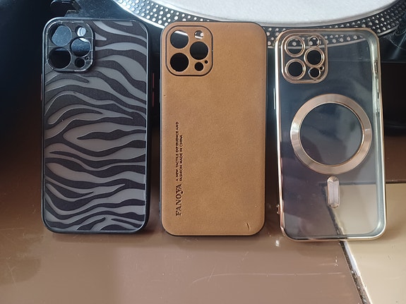 3 kpl iPhone kuoria