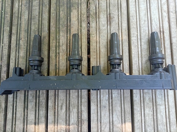Citroen C5 / Peugeot 407 2.0 bensa sytytyspuola