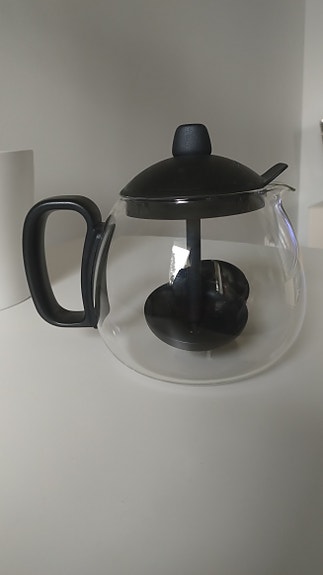 Tupperware lasinen teekannu