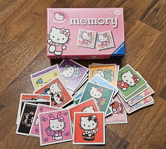 Hello Kitty -muistipeli