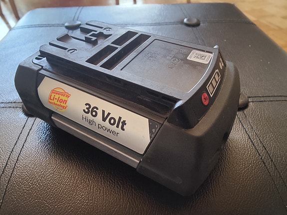 36V Bosch Li-ion akku työkoneeseen.