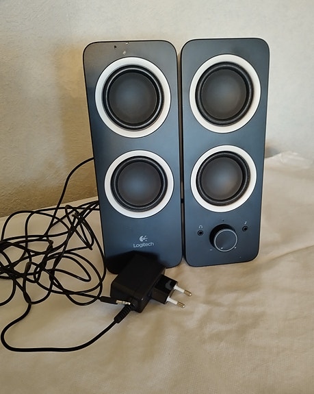 Logitech kaiuttimet