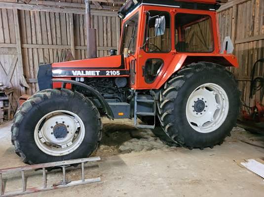 Myydään traktorit: Volvo BM Valmet 5.5 ja Same 4.0